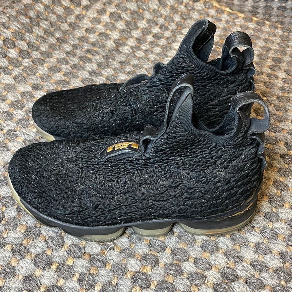 Nike LeBron XV 15 Basketball Shoes Black Metallic Gold Mens Size 8 897648-006